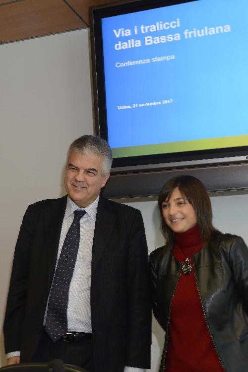 Luigi Ferraris (Amministratore delegato Terna) e Debora Serracchiani (Presidente Regione Friuli Venezia Giulia) alla conferenza stampa "Via i tralicci dalla Bassa friulana" - Udine 21/11/2017